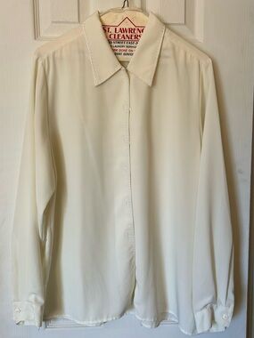 Vintage Northern Traditions Cream Button-Down Blouse with Decorative Stitching